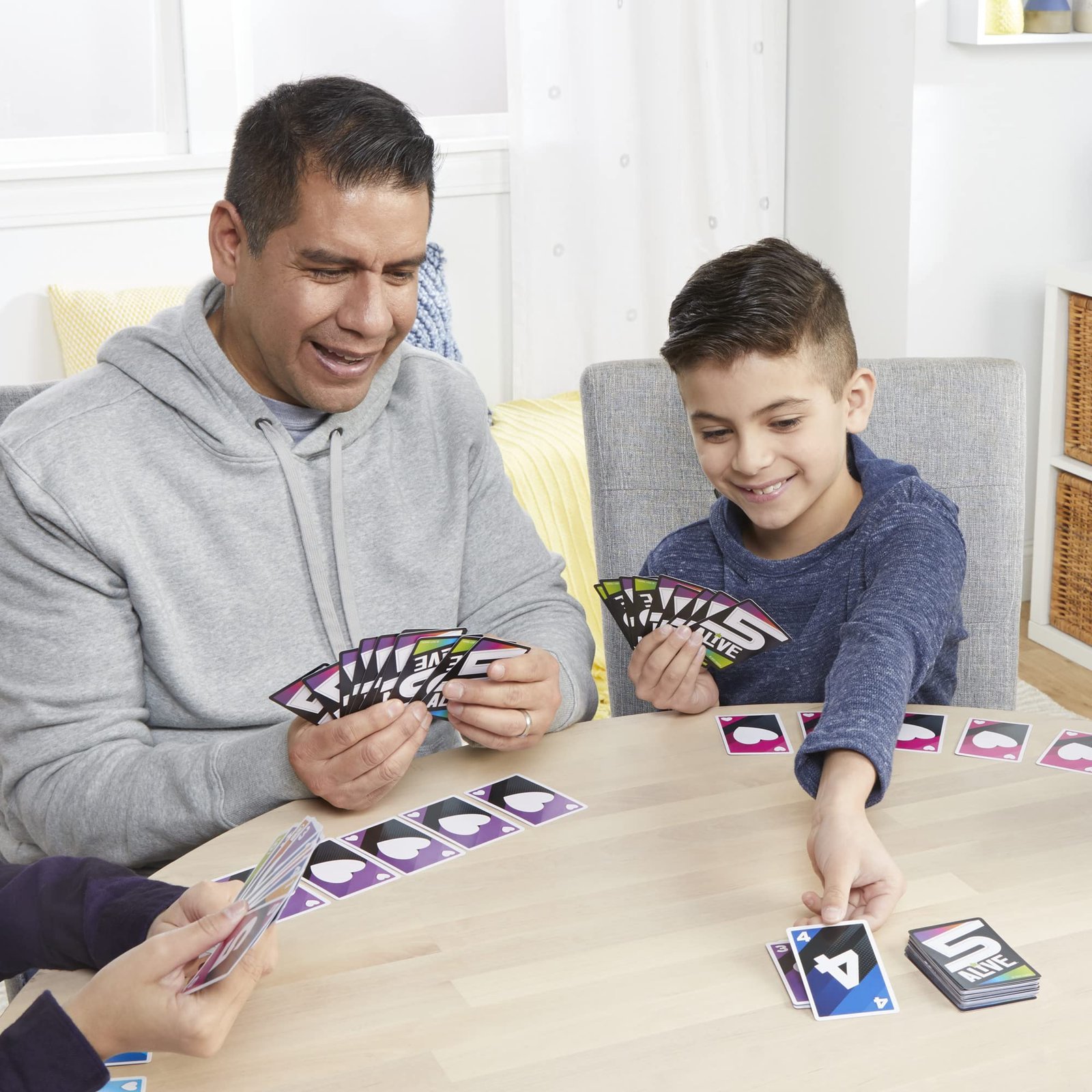5 Alive Card Game | Fast & Fun Family Card Game for All Ages - Image 5