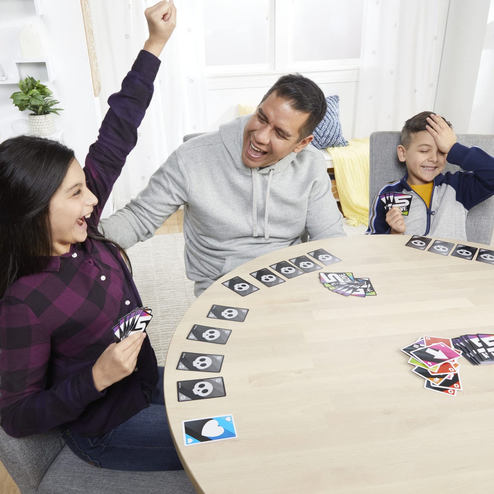 5 Alive Card Game | Fast & Fun Family Card Game for All Ages - Image 6