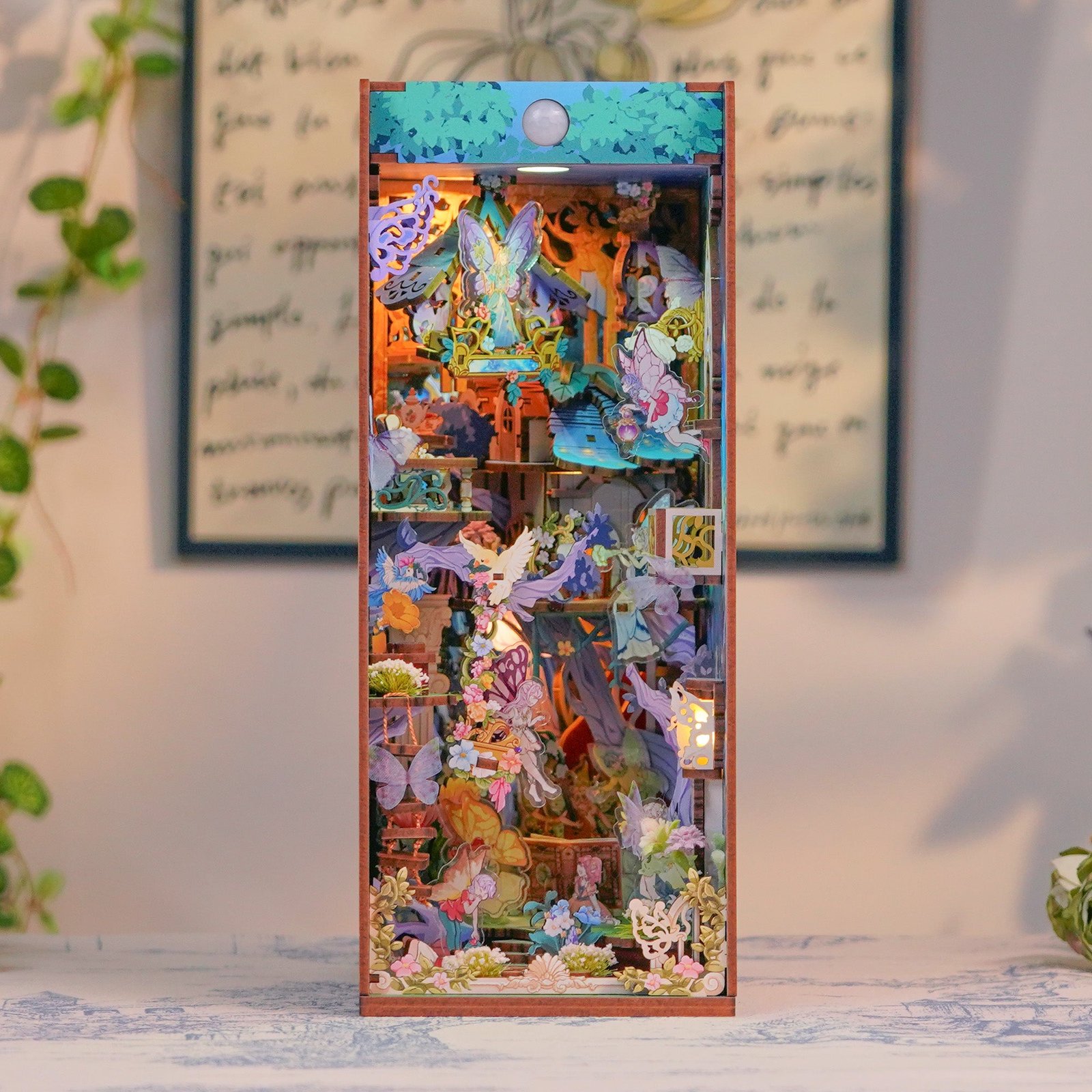 A Midsummer Night's Dream w/ Dust Cover Book Nook Kit - Image 2