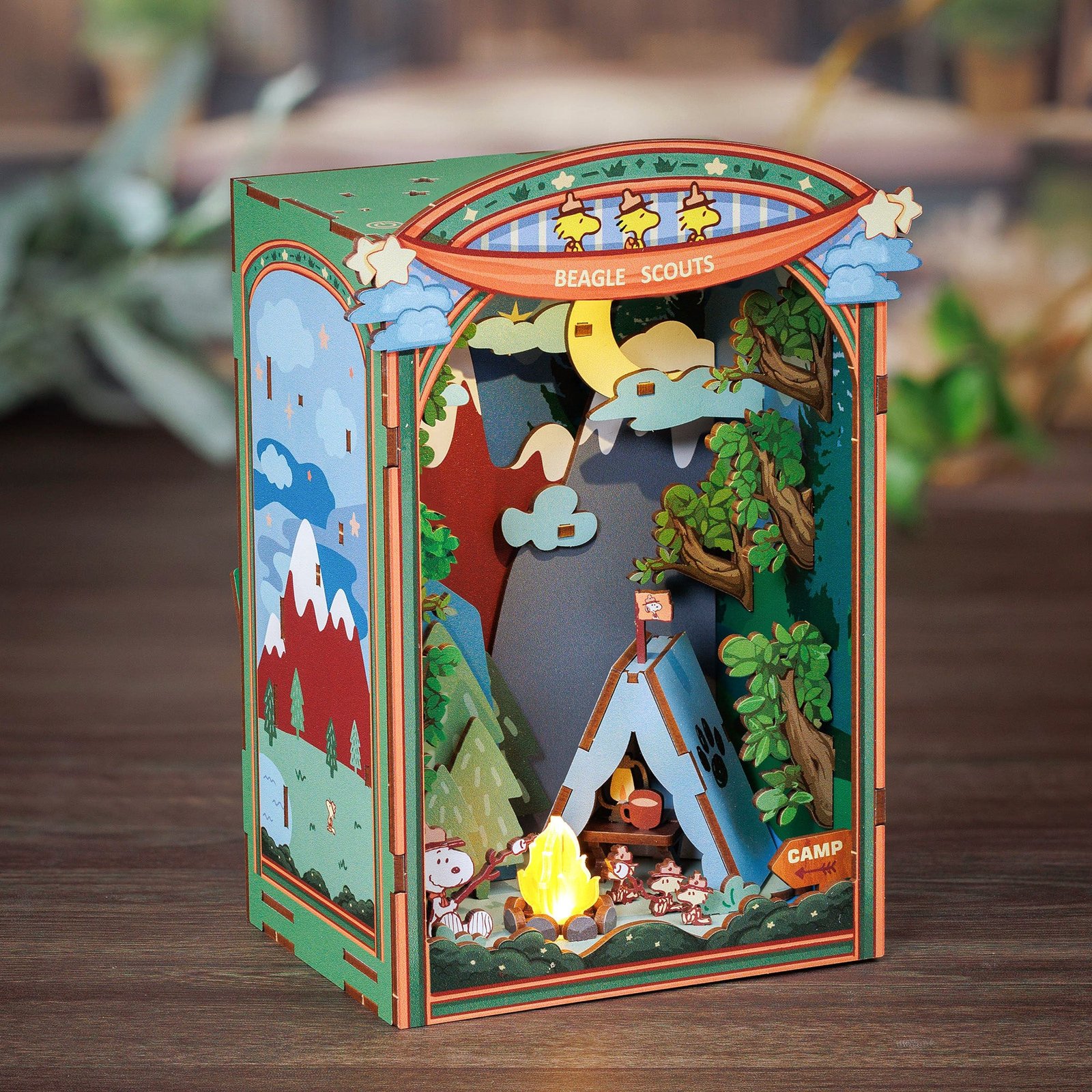 Snoopy’s Beagle Scouts Book Nook Kit - Image 2