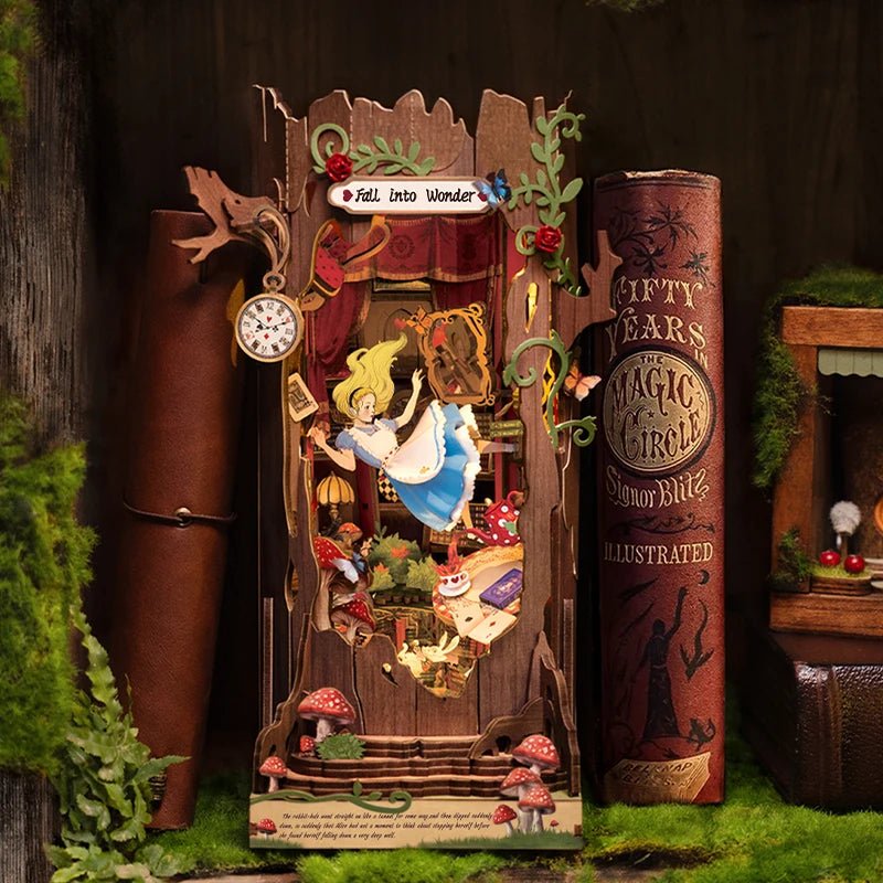 Alice in Wonderland Book Nook - Image 3