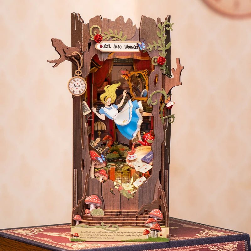 Alice in Wonderland Book Nook - Image 5