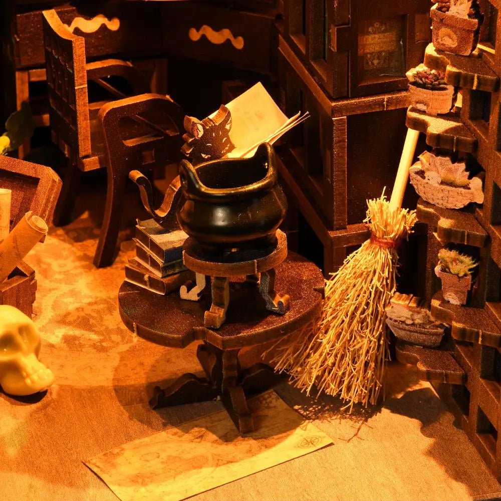 The Master’s House Kit Miniature House - Image 7